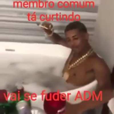 começamo nesse sub com o cachorro loco pose mandando adm se fude tankas?