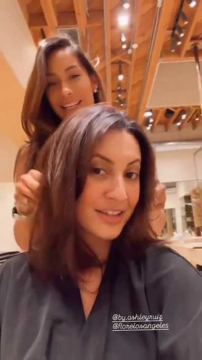 Francia is back to brunette! IG story 10 9 25