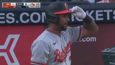 [Highlight] Yankees Fans let Aaron Hicks hear it in his first return to Yankee Stadium since being DFAd