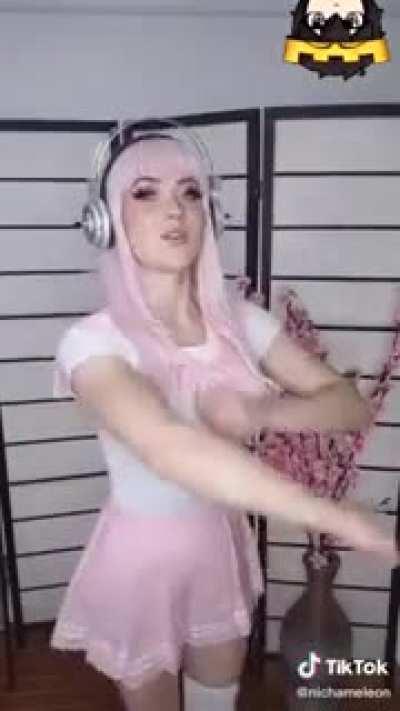 Monas chinas 3D en faldita