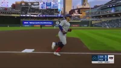 Kazuma Okamoto hits a 2-homer game against the Twins