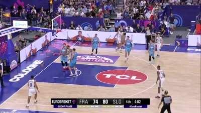 [Highlight] Rudy Gobert posterizes Luka Doncic