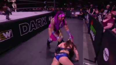 Nyla Rose trucks Skye Blue and throws her into a Emi Sakura Backbreaker