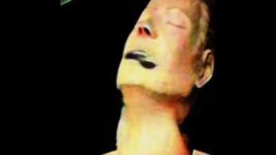 wth i didn't know the bend can speke japooonesee?!!!??!?!