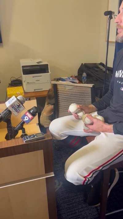 [Highlight] Rocco Baldellis daughter Louisa gets involved in the post game presser by handing her dad baseballs while he answers questions from the media.