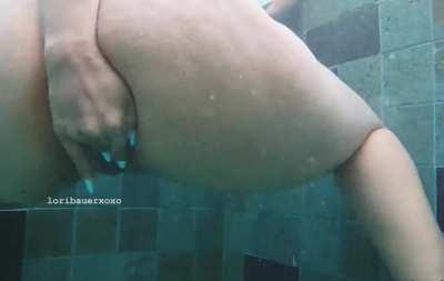 Ass Even Bigger Underwater [OC]