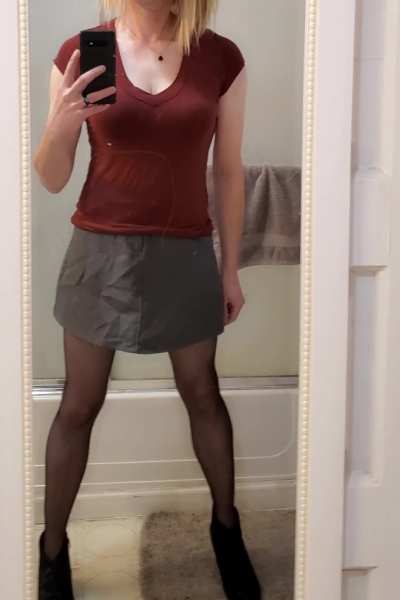 Cum into the bathroom for a sec?