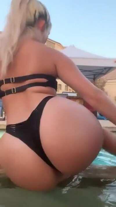 I like that, I like that alot 🍑