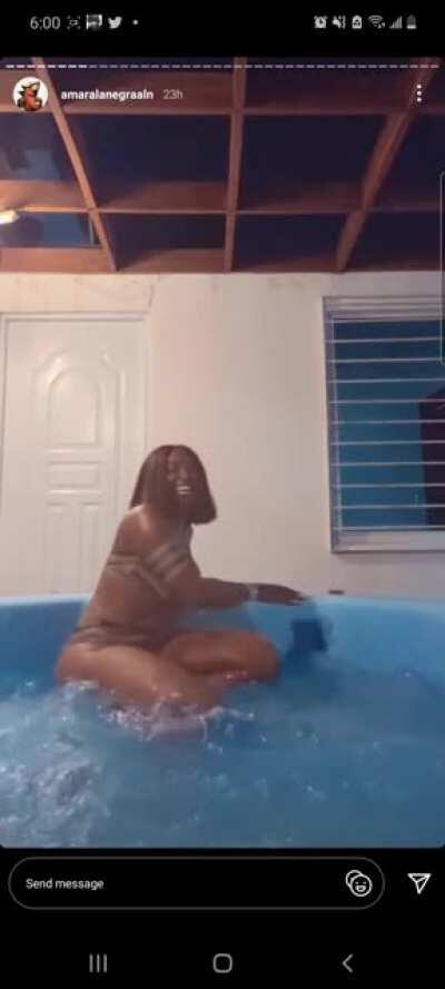 Put ya pussy lips on live