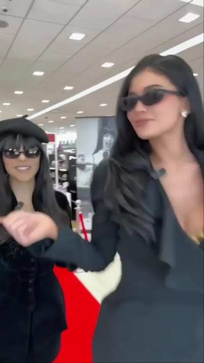 KYLIE JENNER
