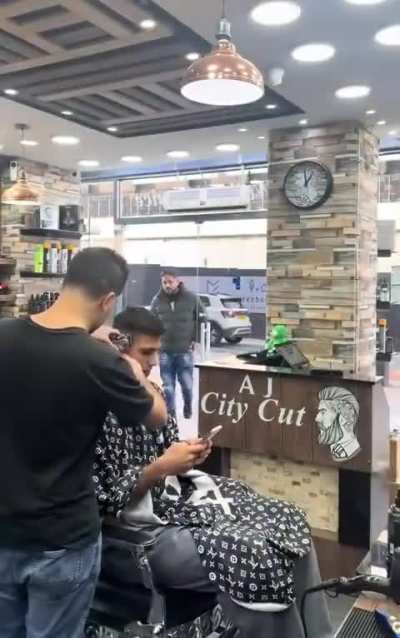 Rodri spotted getting a haircut in the city centre