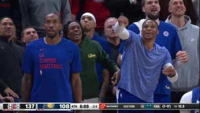 [Highlight] James Harden his the 3 plus one and screams into the camera