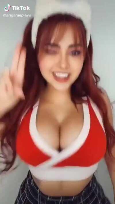 I don’t understand what she’s saying, i’m too focus 🍒👀