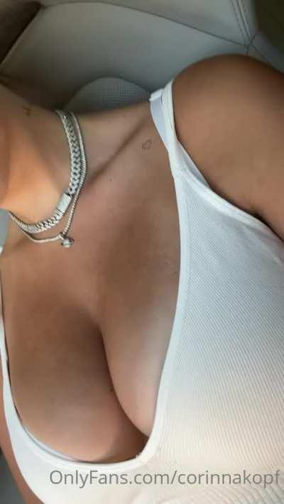 🟢 Corinna Kopf 🔴Up-To-Date 💦OnlyFans Folder🔞 (In Comments)