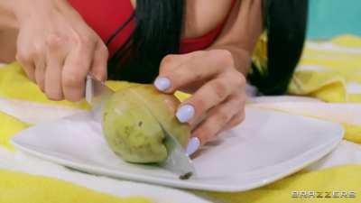 [Upcoming Scene] Eat Me 🍽️