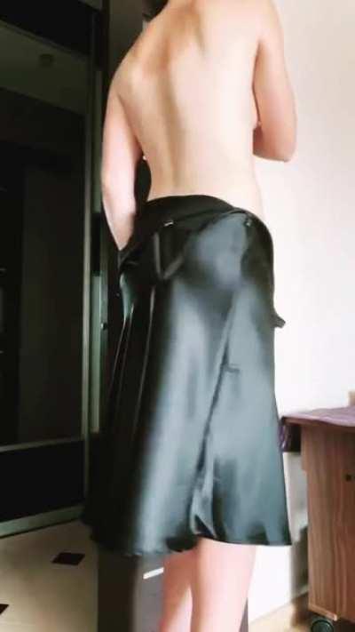 [F] Going on a lunch date for first time in ages🎉 a bit overdressed, but don't care. And yeah, I'm comfortable showing you that much face.