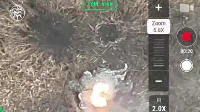 Ukrainian Drone unit “RUBUKA” of the 77th Airmobile Brigade, hit multiple russian soldiers with Drone drops and FPVs