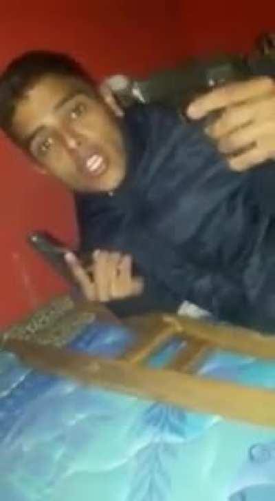 Joven amenaza por las redes: 