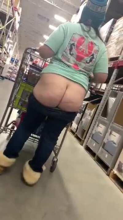 PAWG Flashing in Public