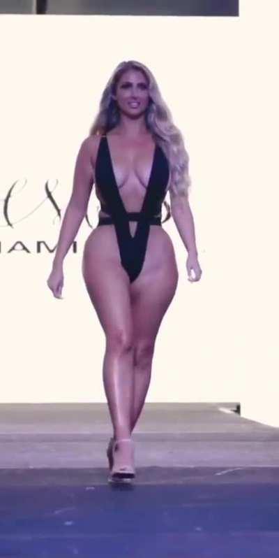 Patricia Pearl (FLL Fashion Show 2023)