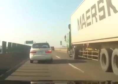 NEVER TRUST ANYONE WHEN YOU'RE DRIVING