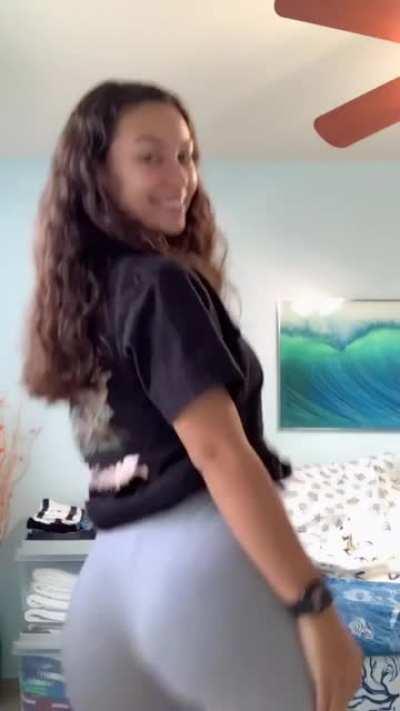 🍑👀
