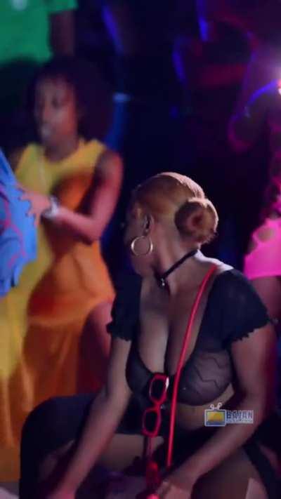 Looking sweet in Bim 🇧🇧 (📷:@bajantube)