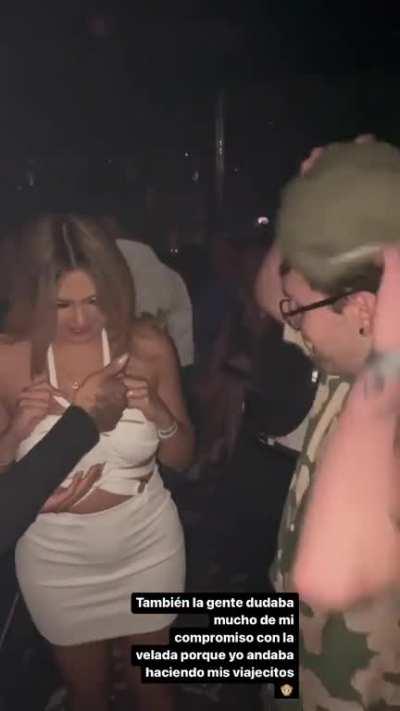 Ari siendo una puta 🔥🍑