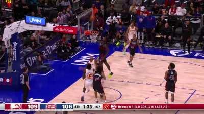 [Highlight] Dejounte Murray drops a defender and lays in the dagger