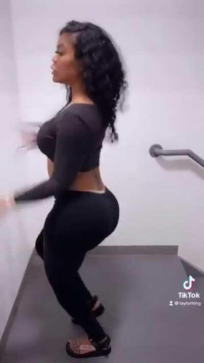 Big Ol' Donkey Booty 😍