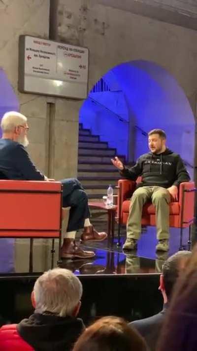 There's absolutely nothing to see here, just a subway train passing by in Kyiv