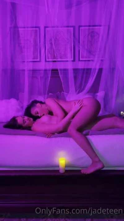 There’s hundreds of different baddies in premium!! All u need is the mega app and a few bucks