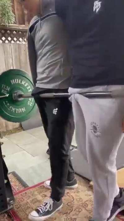 Now this is how peak gym bro friendship looks like