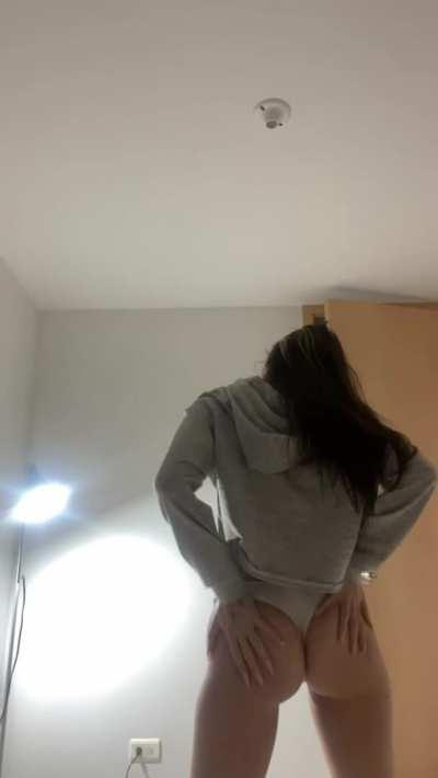 My pussy was already wet when I woke up today