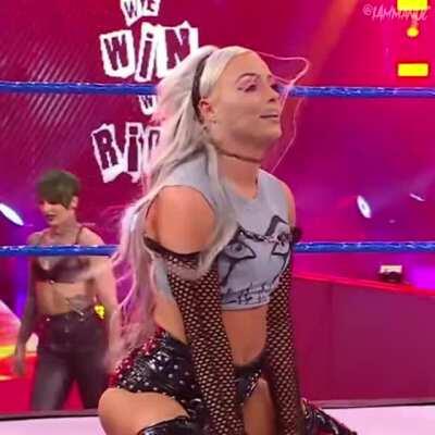 Liv Morgan Sit Down 🧘🏼‍♀️