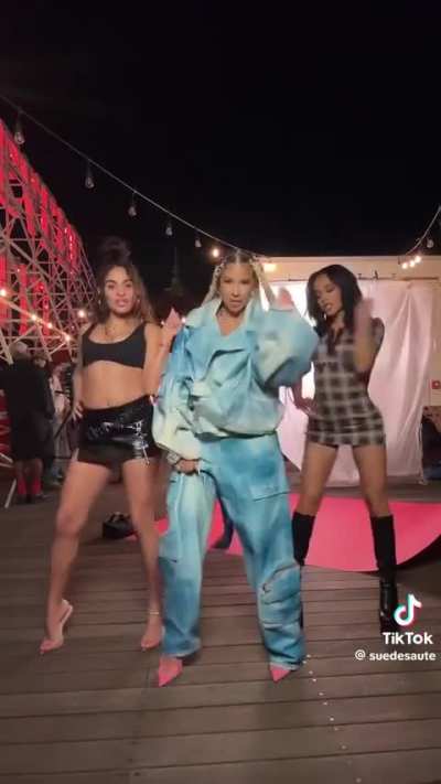 New TikTok with emotional oranges and Jessie