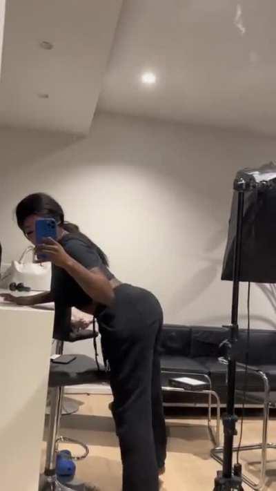 drunk and twerking 🫣