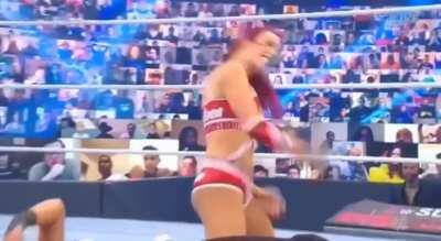 Peyton Royce slayed tonight