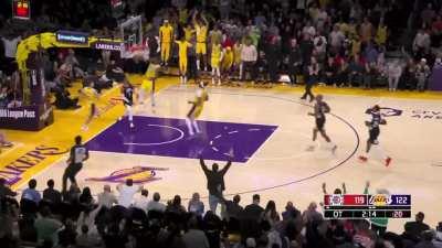 [Highlight] Reaves to LeBron alleyoop