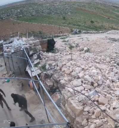 Footage from a violent settler attack today in Jinba, West Bank, which resulted in 5 Palestinians wounded (one in surgery with cerebral hemorrhage) and 22 Palestinians arrested by the IDF