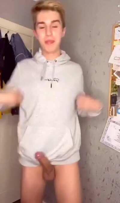 19 yo TikTok personality Jack Cameron records dance videos where he casually shoots cum everywhere and it's probably one of the funniest/best/hottest things I've seen in awhile