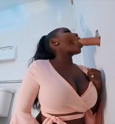 Hot ebony gloryhole blowjob