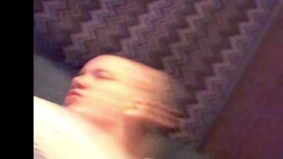 Lucas når han legger seg i senga