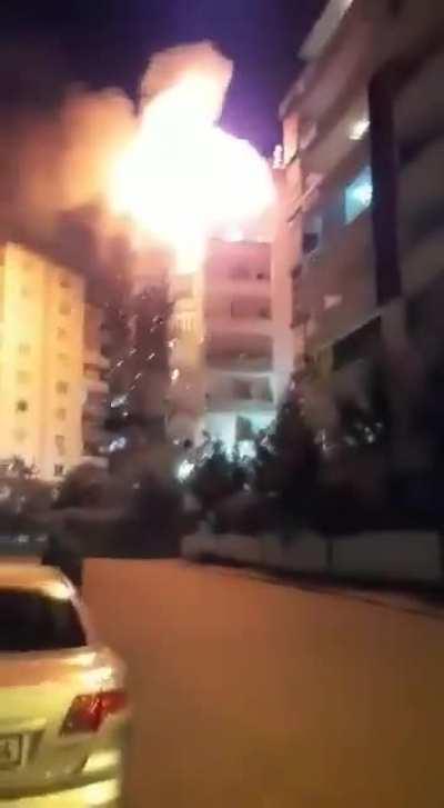 Large gas explosion engulfs an apartment in Diyarbakir, Turkey earlier today