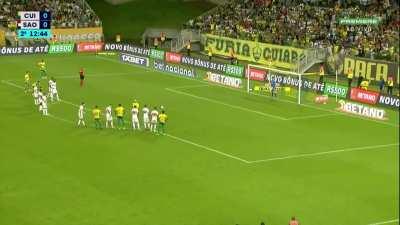 Deyverson fazendo das dele