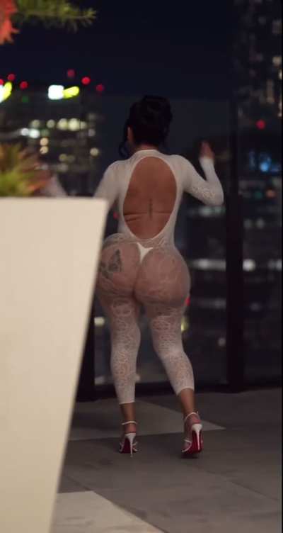 Latinas and BBLs are such an undefeated combo