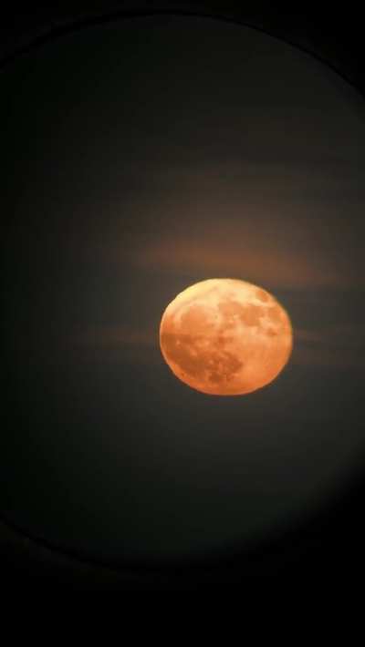 Could someone make the moon stationary?