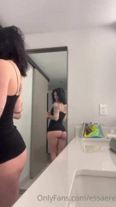 I'm the ultimate party crashed. I'm a pretty weak hopper, so I can only ever real go after drunk chicks like you. So watching you get wasted was perfect... drink after drink, I got more excited, until I made my move. Once I was possessing you, I kept you 