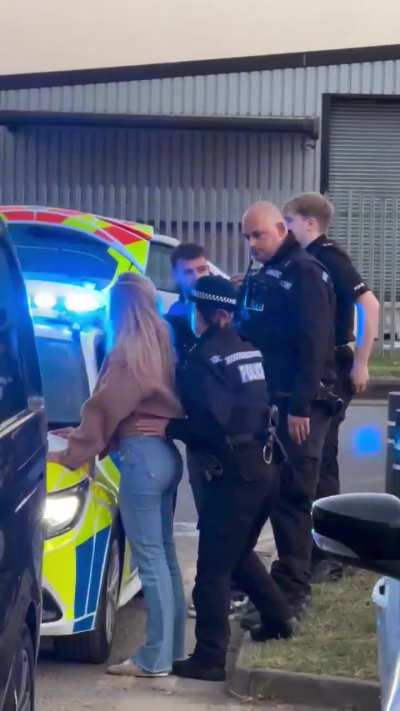 Bonnie blue has been arrested today 😱 thoughts?