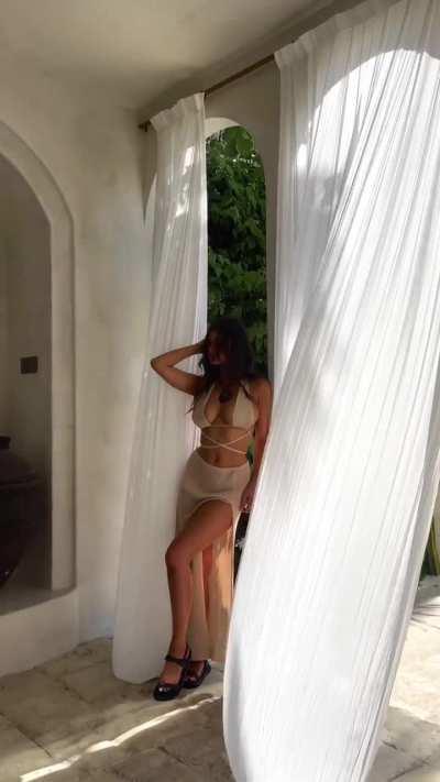 Ella | gorgeous beauty 